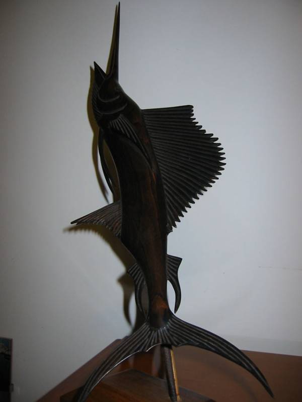 ebony_fish_sculpture_from_Dakar